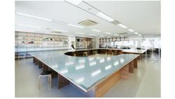 超図書館総合研究所のロゴとサインデザイン